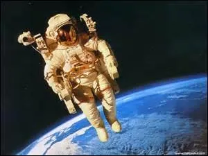 Les astronautes ont de la chance quand même ! Voir la Terre comme peu d'homme l'ont vue.
Par contre, ceux qui ont moins de chance, ce sont leurs os. Pourquoi donc ?