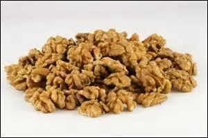 Quels fruits charnus peut-on incorporer au pain précédent pour y ajouter de la finesse et du croquant ?