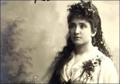 Quel patronyme porte cette personne qui a un dessert lui rendant hommage ?