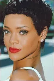 Américaine née en 1988 dans les Caraïbes, chantant "Stay", "Unfaithful", "What Now", "Where Have You Been". Qui est ma chanteuse préférée ?