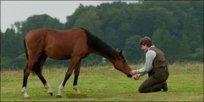 Deux acteurs de ce film : Jeremy Irvine et Emma Watson !
