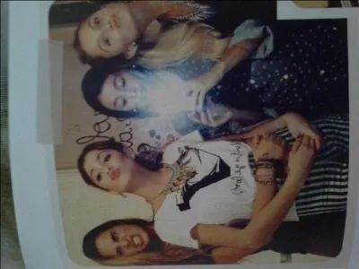 Qui sont les "amis de toujours" de Tini ?