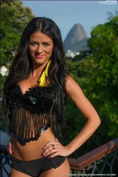 Qui est cette jolie fille ?