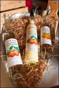 Eau-de-vie d'abricots du Valais, canton de Suisse.