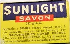 En 1983, Guy Montagné chantait "Sous les sunlights des tropiques".