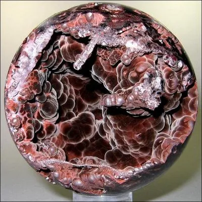 En quoi est faite cette sphère ?