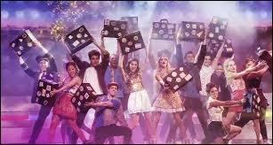 Où vont les élèves du studio avant la représentation ?