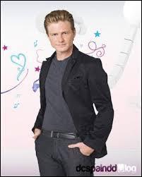 Qui fait son apparition lors du mariage ?