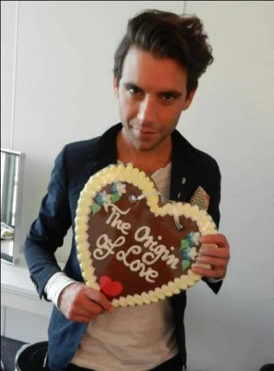 Son premier album est ...