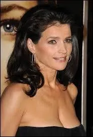 Laquelle de ces actrices joue le rôle de "Joanna Beauchamp" ?