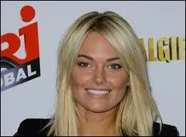 Dans quelle ville Caroline Receveur habite-t-elle ?