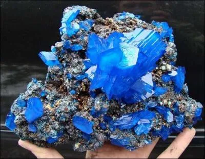 Cette chalcanthite est obtenue de manière tout à fait :