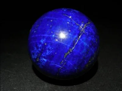 Cette roche d'un bleu étincelant est :