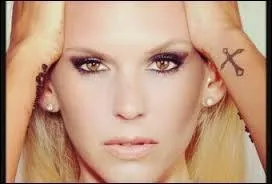 Qui es partie et revien dans l'aventure