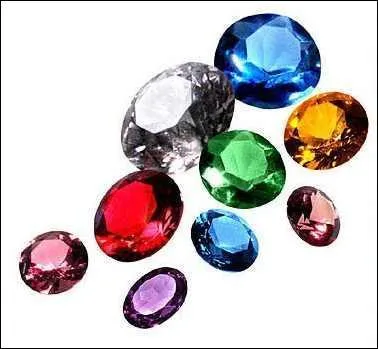 Comment se nomme le reste des livres de la Trilogie ?
Rouge Rubis, ....