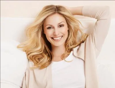 Lorsque nous n'avons pas assez de temps, le matin, pour prendre une douche et que nos cheveux sont horribles, nous utilisons toujours...