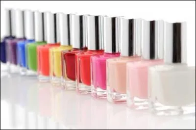 Quel est environ le prix d'un vernis à ongles de 250 ml, d'une marque populaire (Sally Hansen, par exemple) ?