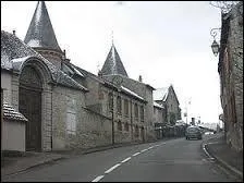 Commune champardennaise de l'arrondissement de Langres, Prauthoy se situe dans le département ...