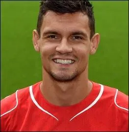 Qui est ce joueur qui porte le numéro 6 ?