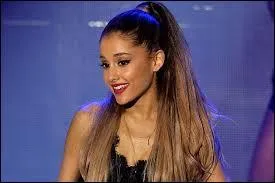 Son accessoire fétiche pour ses cheveux est :