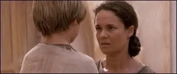 Comment se prénommait la mère d'Anakin Skywalker ?
