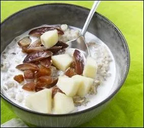 Ce dessert est réalisé avec des flocons d'avoine.