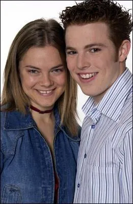 Qui sont les deux personnages en couple sur cette photo ? Et par quels acteurs sont-ils joués ?