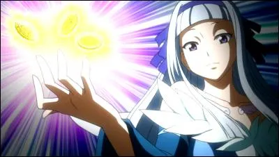 Je suis une constellationniste de la guilde noire Oracion Seis. J'ai une petite sur que je n'ai pas vue depuis des années. Je me nomme :