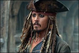 Quel acteur incarne Jack Sparrow dans le film "Pirates des Caraïbes" ?