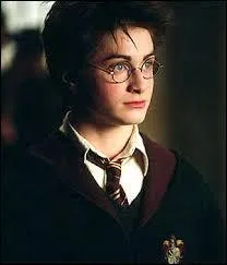 Qui est le prisonnier d'Azkaban par rapport à Harry ?