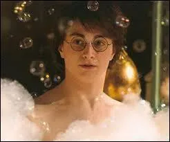 Quand on l'ouvre dans l'eau, qu'entend-on ?