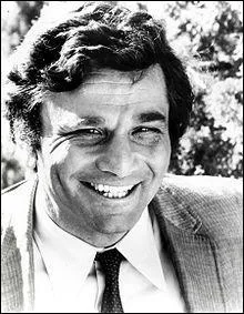 Dans "Columbo", comment s'appelle le chien du héros ?