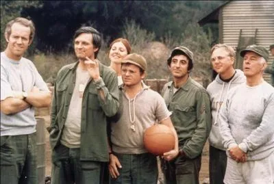 En 1972, la série "MASH" connaît un immense succès. Durant quel événement se déroule l'action de la série ?