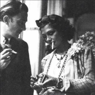 Trouvez le nom d'un parfum célèbre !