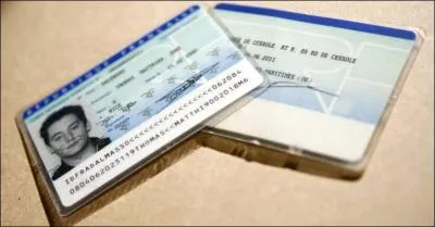 Vrai ou faux ? La taille n'est pas indiquée sur la carte d'identité.