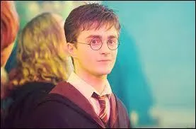 Qui passe dans l'arcade ?