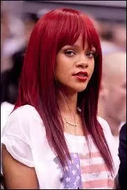 Combien de fois Rihanna s'est-elle teint les cheveux en rouge ?