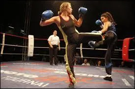 Quant au coup de pied "chassé", avec quelle partie du pied ne rentre-t-on pas en contact de l'adversaire ?