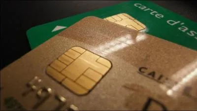 Qui a déposé en 1974 le brevet de base de la carte à puce ?