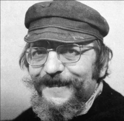 Plus souriant. Vous vous souvenez certainement de ces paroles : ' Quand la mer monte j'ai honte, j'ai honte, quand elle descend, je l'attends.' Qui en fut l'interprète ?