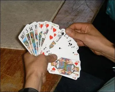 De ces trois mots, trouvez celui qui appartient au jargon du poker !