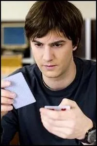 Dans "Las Vegas 21", Kevin Spacey monte une équipe de choc, composée d'étudiants du prestigieux MIT, afin d'arnaquer les plus grands casinos du Nevada. De quel jeu sont-ils particulièrement experts ?