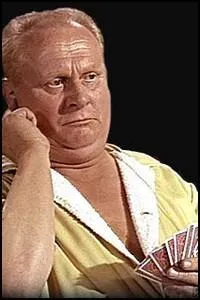 Quel méchant de la saga "James Bond" déteste perdre aux cartes, en particulier lorsqu'il triche ?