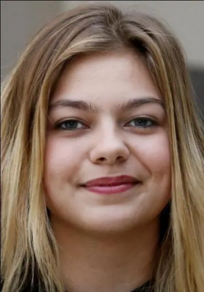 Louane de "La Famille Bélier" est en couple depuis deux mois avec François Damiens.
