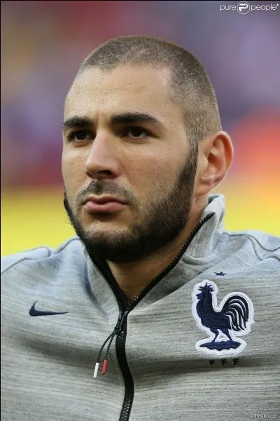 Qui est ce deuxième joueur qui joue au Real Madrid et au poste d'attaquant ?