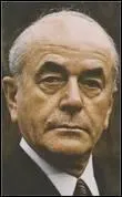 Septembre : Albert Speer fut ministre de l'armement du IIIe Reich. Quel était son métier avant d'être nommé à ce poste ?