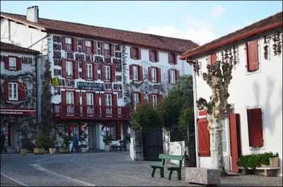 Quel département ne pouvez-vous pas rejoindre directement à partir de celui des Pyrénées-Atlantiques ?