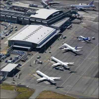 Quel est le temps utilisé dans cette phrase : "Nous nous levâmes à 5h du matin pour aller à l'aéroport."
