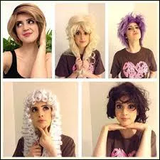 Quel est le métier du père de Monica ?