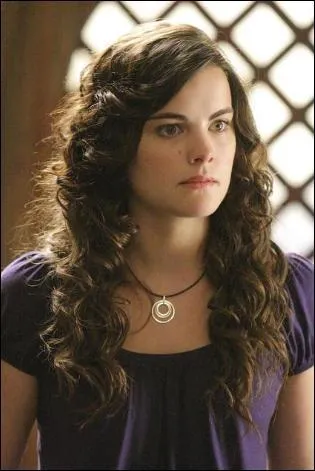 Qui joue Jessi Hollander ?